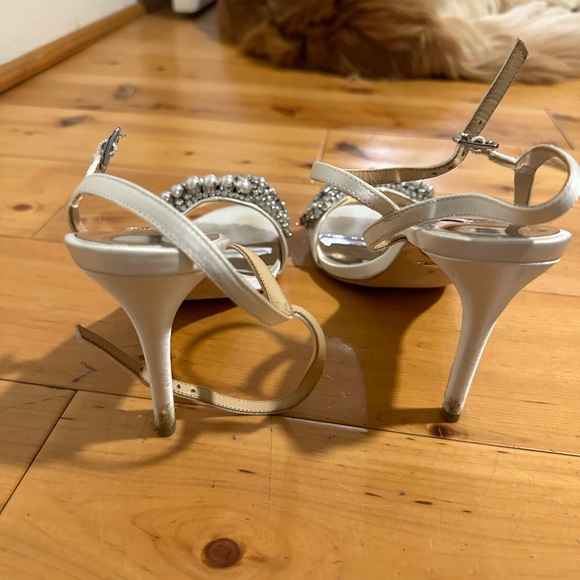 Badgley Mischka White Heels - Picture 5 of 5